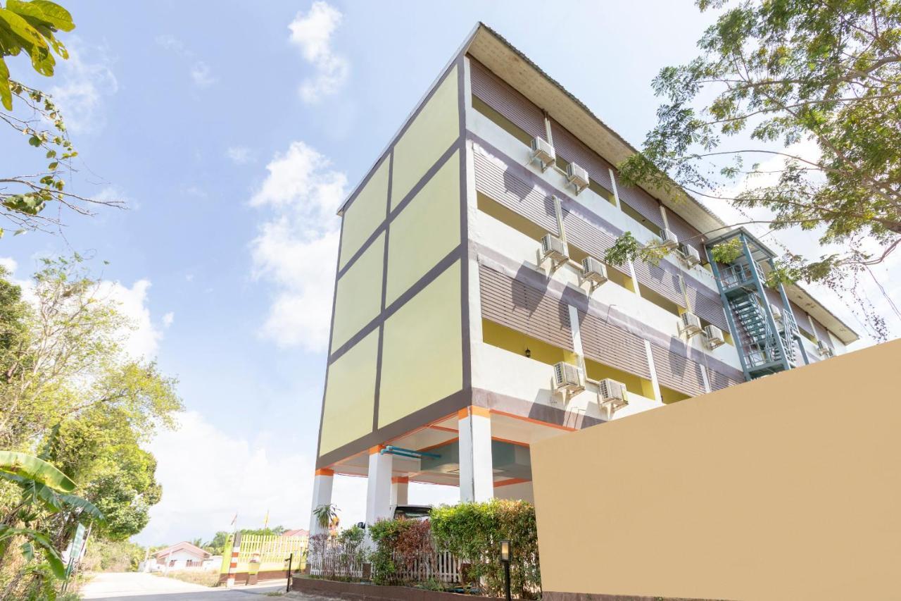 Oyo 632 Thanagrit Apartelle Tha Mai Exterior photo